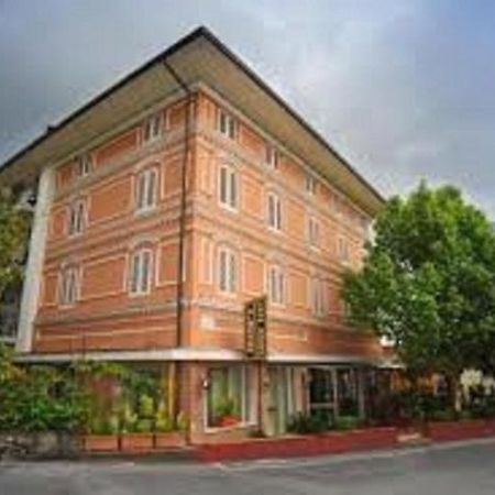 Hotel Casa Rossa Монтекатіні-Терме Екстер'єр фото