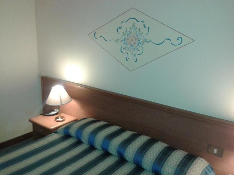 Hotel Casa Rossa Монтекатіні-Терме Номер фото