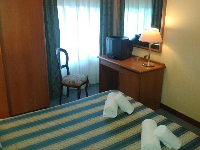 Hotel Casa Rossa Монтекатіні-Терме Номер фото