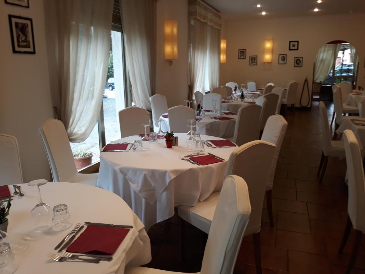 Hotel Casa Rossa Монтекатіні-Терме Екстер'єр фото