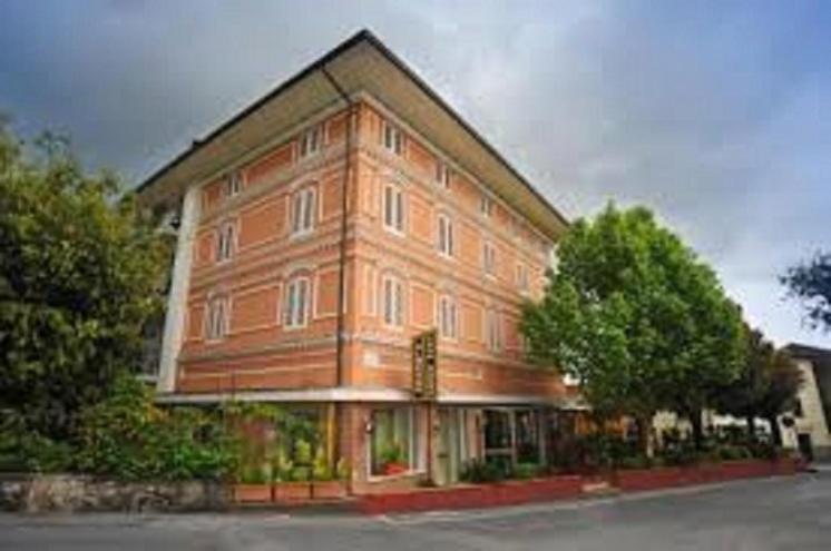 Hotel Casa Rossa Монтекатіні-Терме Екстер'єр фото
