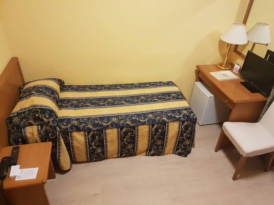 Hotel Casa Rossa Монтекатіні-Терме Екстер'єр фото