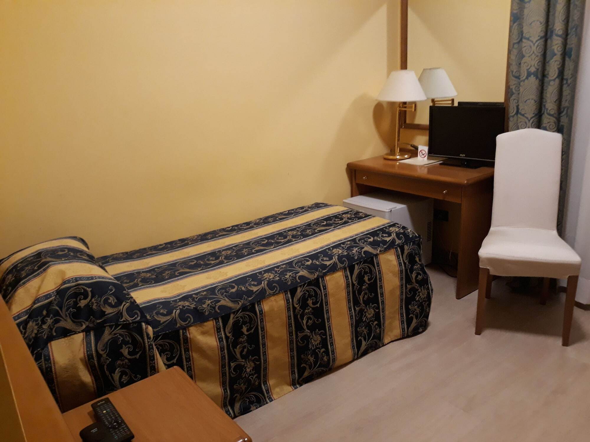 Hotel Casa Rossa Монтекатіні-Терме Екстер'єр фото