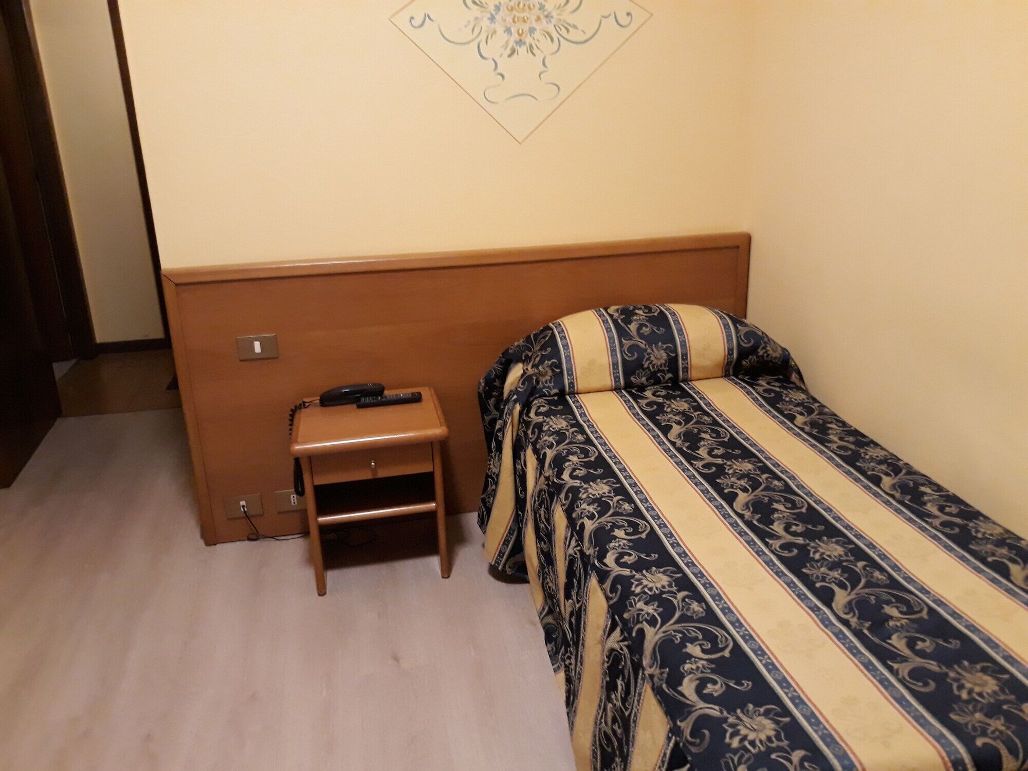 Hotel Casa Rossa Монтекатіні-Терме Екстер'єр фото