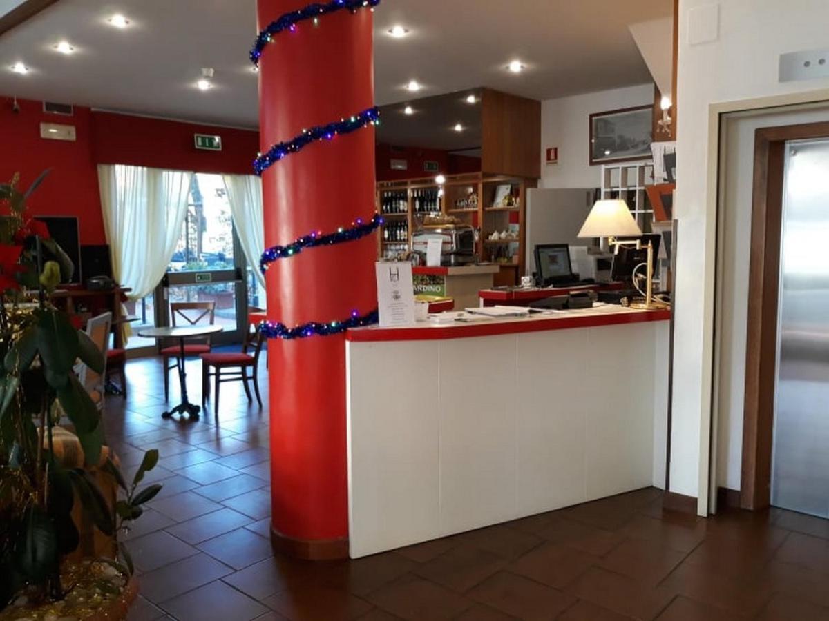 Hotel Casa Rossa Монтекатіні-Терме Екстер'єр фото