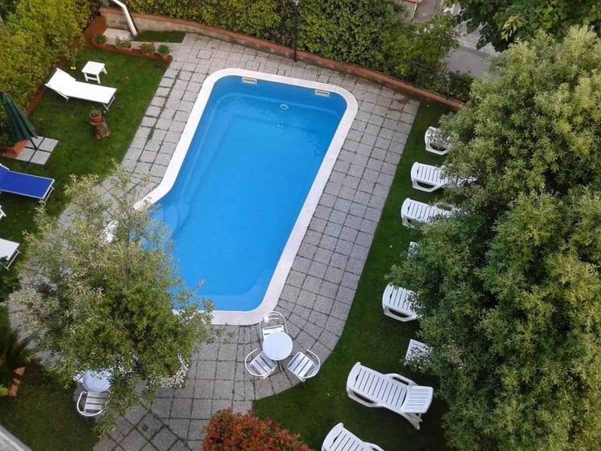 Hotel Casa Rossa Монтекатіні-Терме Екстер'єр фото